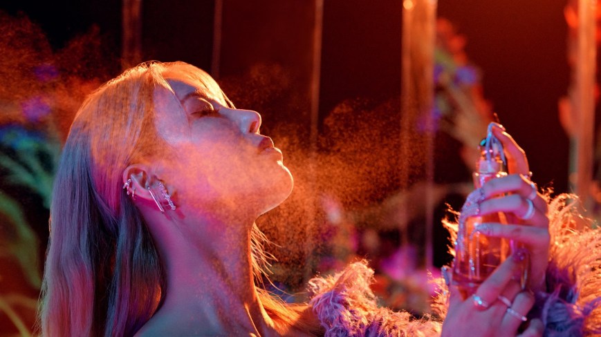 Yubin mandou avisar que ela quer te dar um banho de Perfume nesse comeback