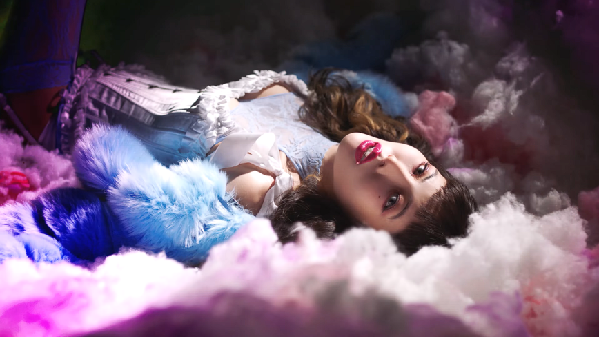 Apesar de se declarar como uma pessoa “não legal”, Hyuna se mostra exatamente o oposto em I’m Not Cool