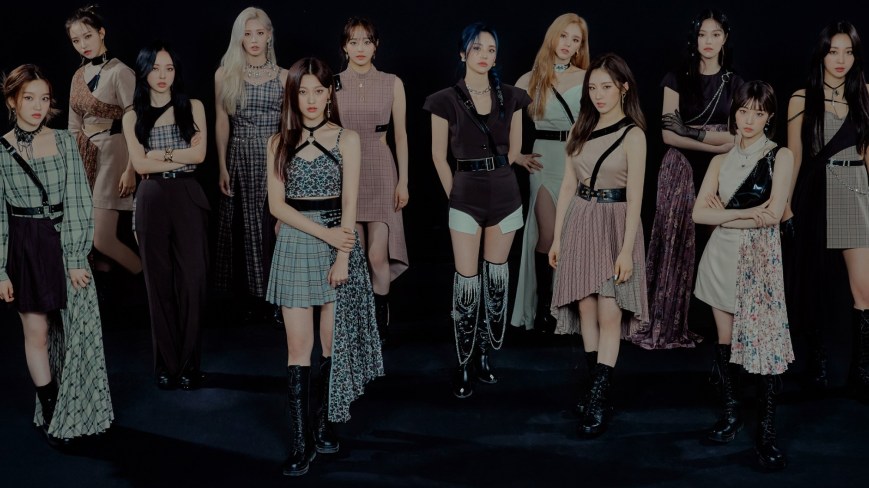 Enquanto eu ouvia Paint the Town, senti que o LOONA pintava uma maquiagem de palhaço na minha cara