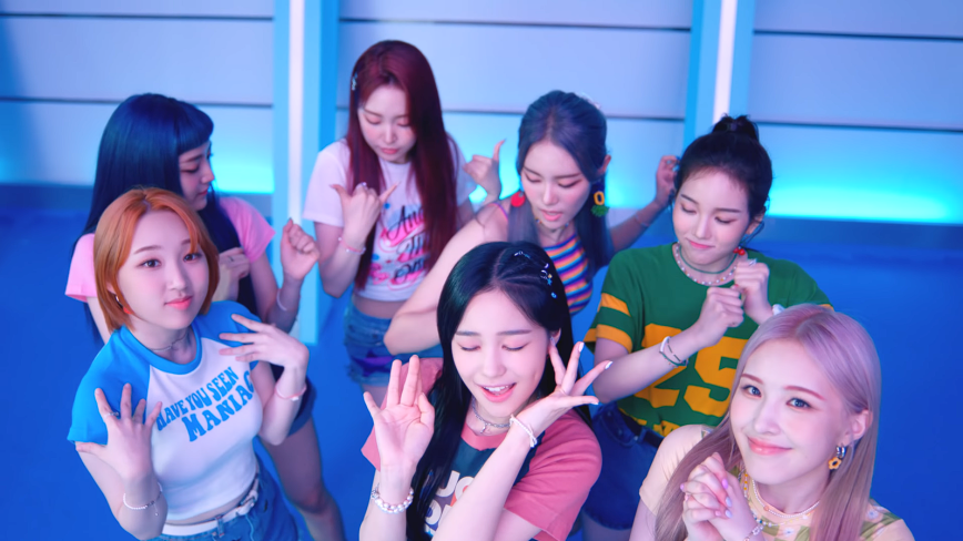 Weeekly promove a aglomeração mais sem graça da história com Holiday Party