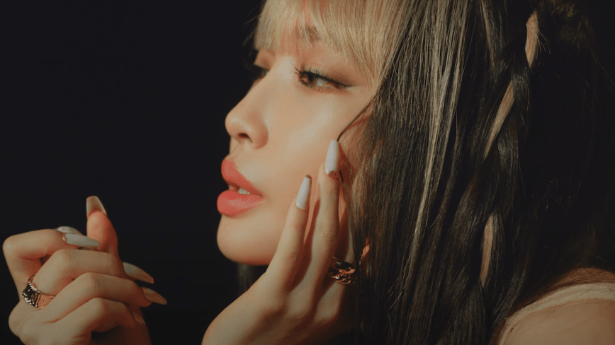 Killing Me é uma ótima releitura da Chungha pra dizer que piranha também ama, sofre e chora