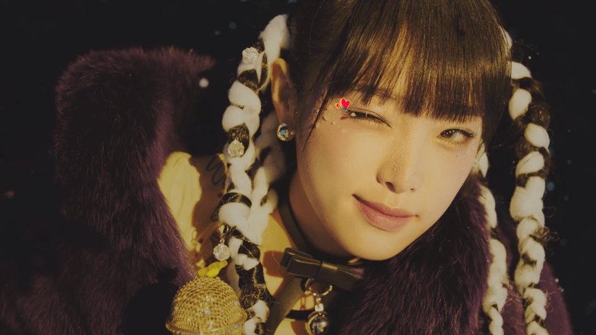 Smiley é a bobajada positivista que nenhuma ex-IZ*ONE além da Yena teve coragem de arriscar até agora 