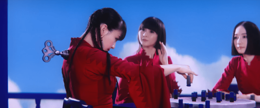 Perfume praticamente reinventa o pop com Spinning World (e eu não aceito contra-argumentos)