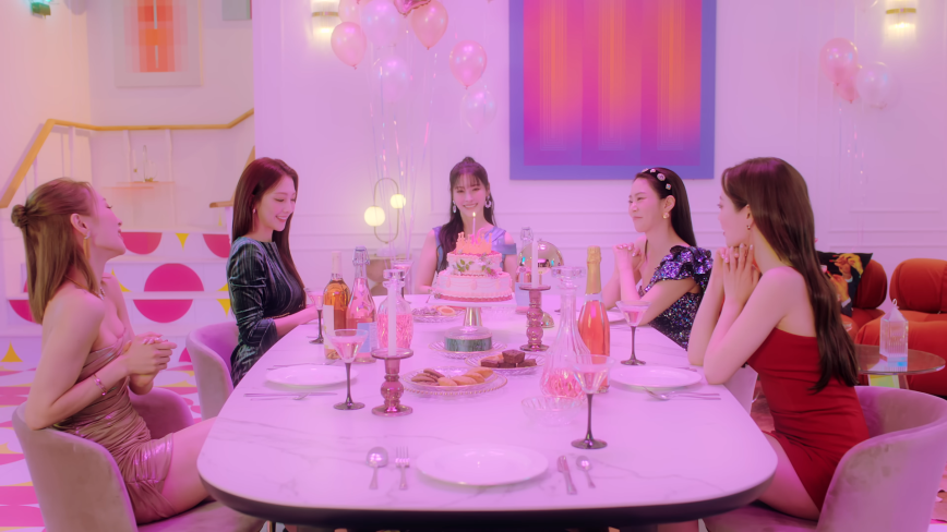 When I Move barbariza idosas e presta uma excelente homenagem à linda história do KARA 